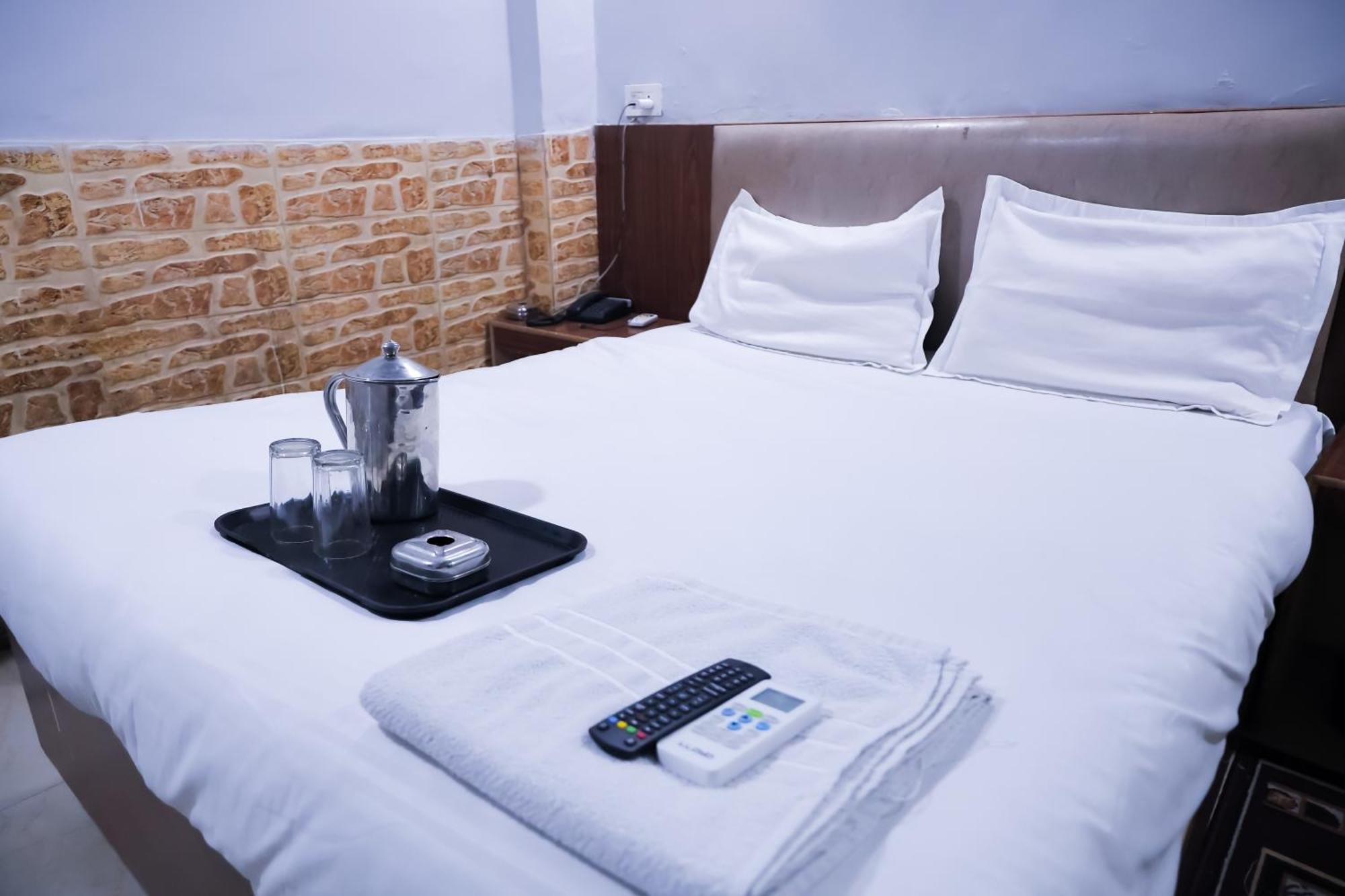 Mannat Stay Hotel - Laxmi Nagar New Delhi Eksteriør billede