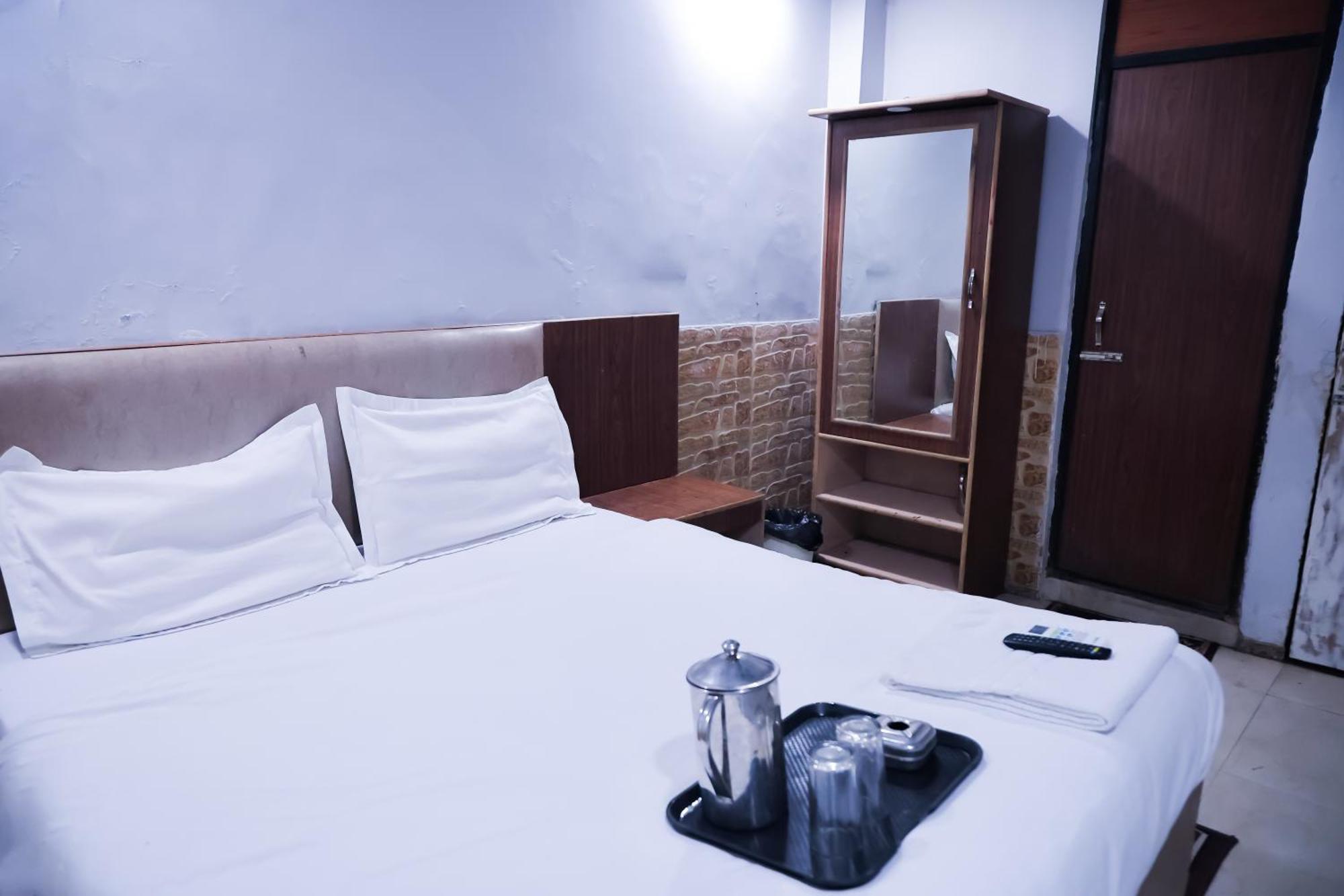Mannat Stay Hotel - Laxmi Nagar New Delhi Eksteriør billede